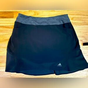 Adidas black golf skort medium